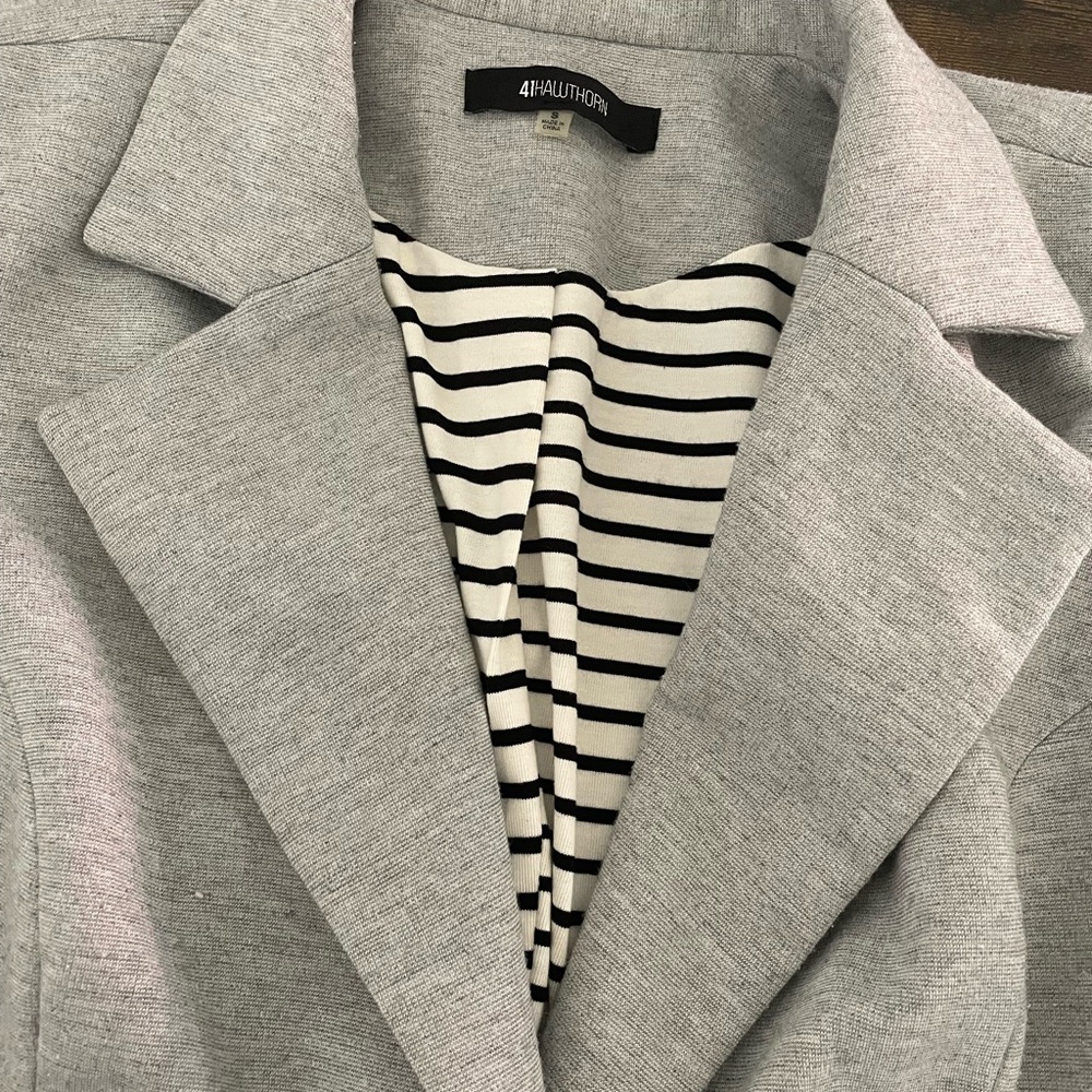 41 Hawthorn Gray Knit Blazer with Ruched Sleeves‎ Size Small - Picture 9 of 12